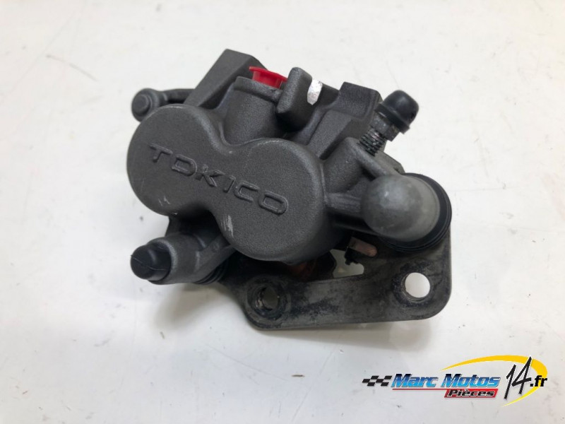 ETRIER DE FREIN AVANT DROIT SUZUKI 125 VANVAN 2009