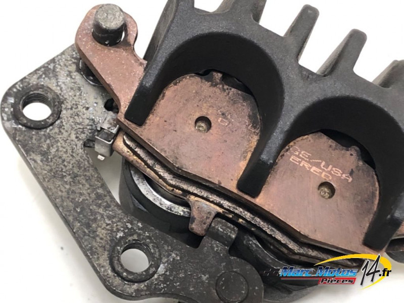 ETRIER DE FREIN AVANT DROIT SUZUKI 125 VANVAN 2009