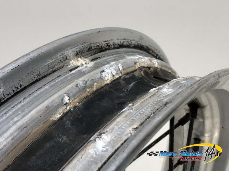 JANTE AVANT SUZUKI 125 VANVAN 2009