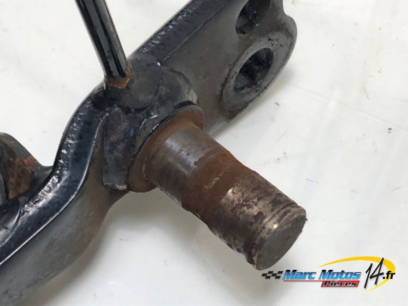 PLATINE AVANT DROITE SUZUKI 125 VANVAN 2009