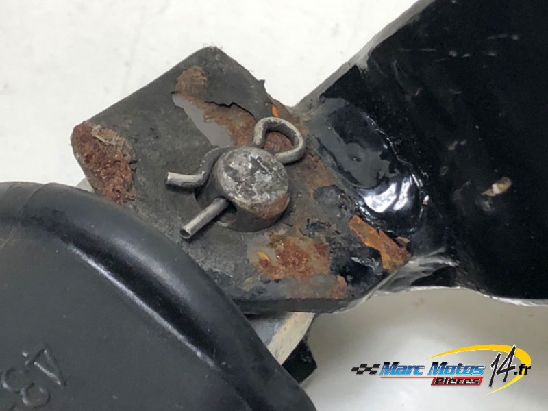 PLATINE AVANT DROITE SUZUKI 125 VANVAN 2009