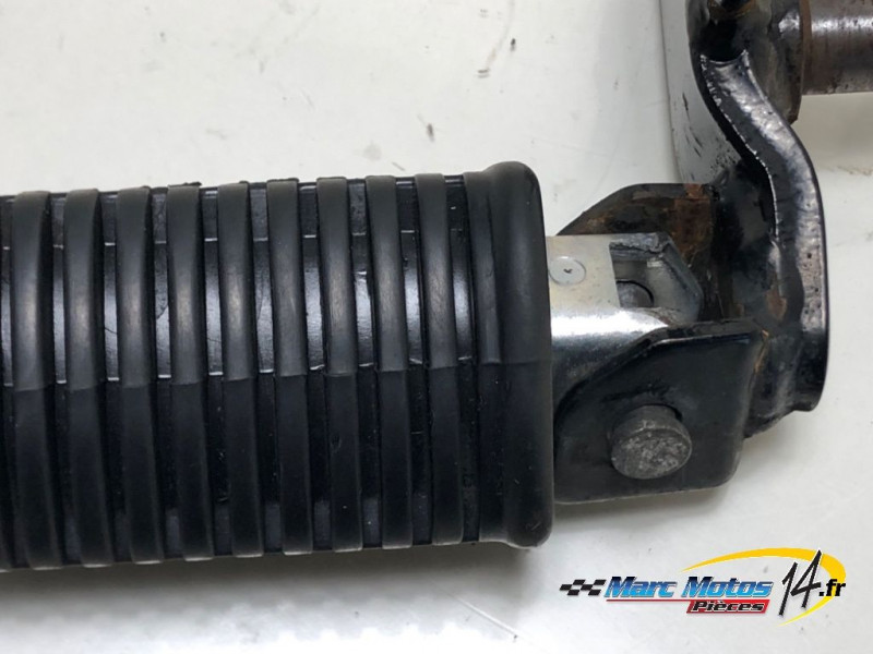 PLATINE AVANT DROITE SUZUKI 125 VANVAN 2009