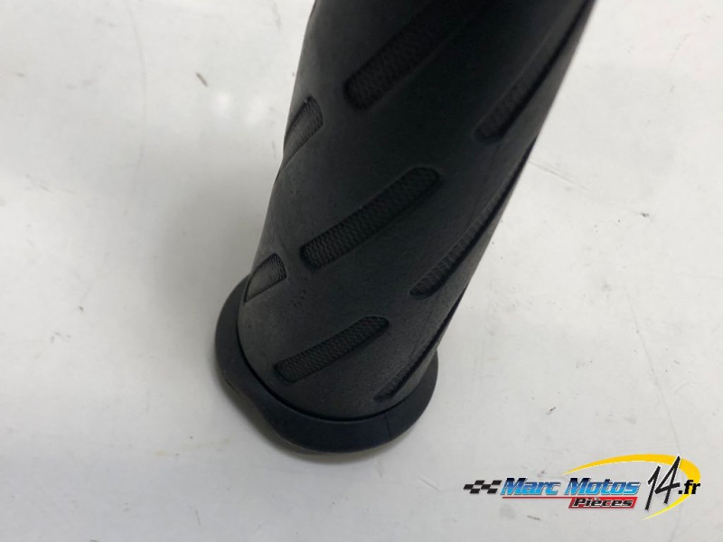 POIGNEE GAUCHE SUZUKI 125 VANVAN 2009