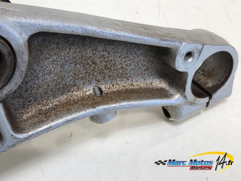 TE DE FOURCHE INFERIEUR SUZUKI 125 VANVAN 2009