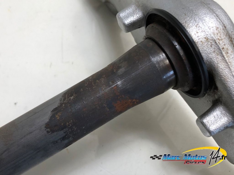 TE DE FOURCHE INFERIEUR SUZUKI 125 VANVAN 2009