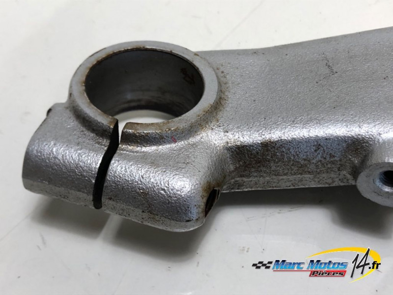 TE DE FOURCHE INFERIEUR SUZUKI 125 VANVAN 2009