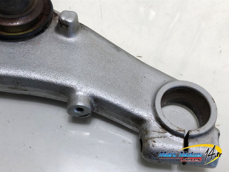 TE DE FOURCHE INFERIEUR SUZUKI 125 VANVAN 2009