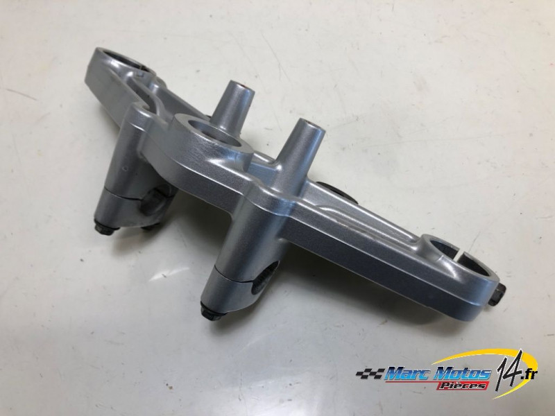 TE DE FOURCHE SUPERIEUR SUZUKI 125 VANVAN 2009