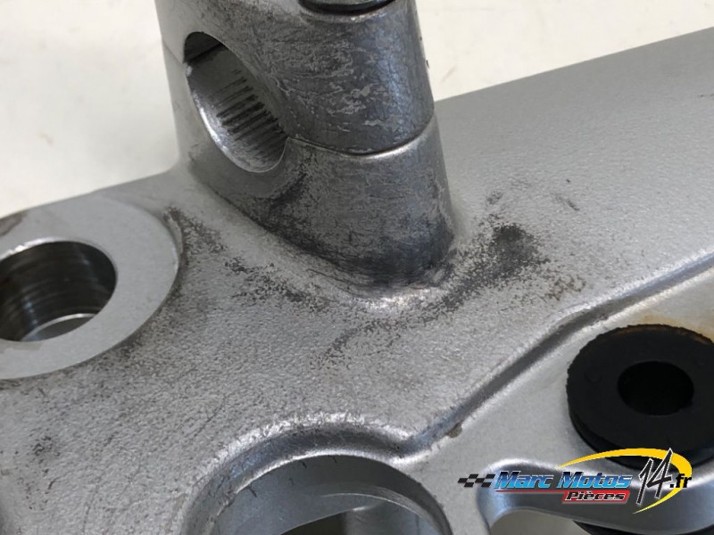 TE DE FOURCHE SUPERIEUR SUZUKI 125 VANVAN 2009