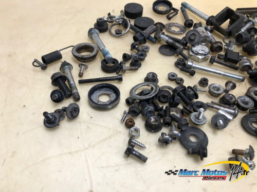 VISSERIE SUZUKI 125 VANVAN 2009