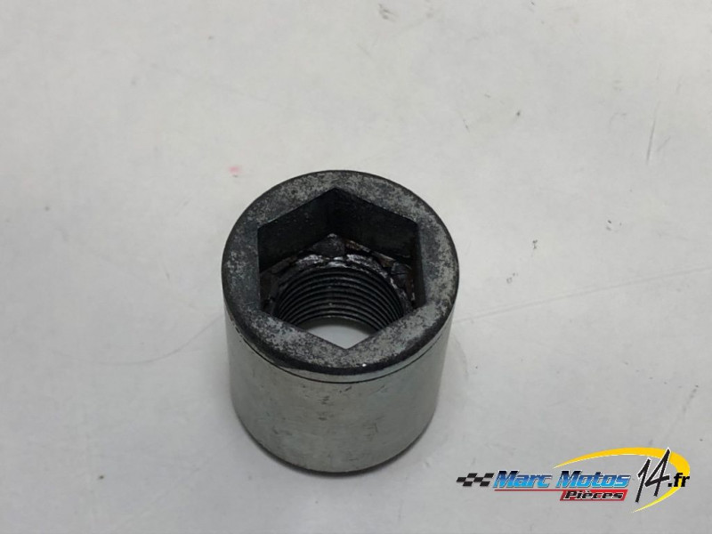 AXE DE BRAS OSCILLANT YAMAHA MT01 2005