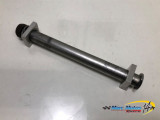 AXE DE ROUE ARRIERE YAMAHA MT01 2005