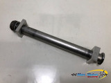 AXE DE ROUE ARRIERE YAMAHA MT01 2005