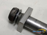 AXE DE ROUE ARRIERE YAMAHA MT01 2005