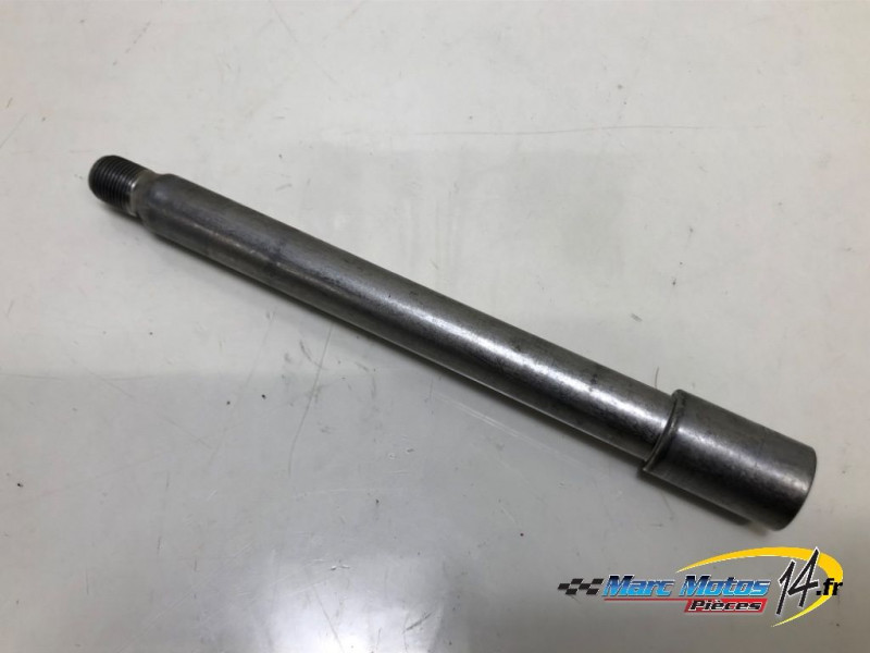 AXE DE ROUE AVANT YAMAHA MT01 2005