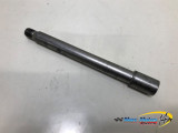 AXE DE ROUE AVANT YAMAHA MT01 2005