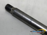 AXE DE ROUE AVANT YAMAHA MT01 2005