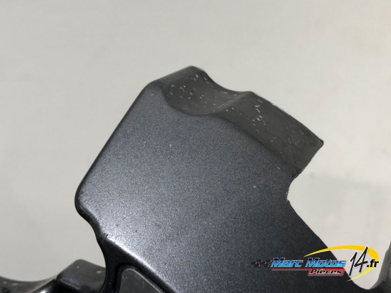 CARTER DE PIGNON DE SORTIE DE BOITE YAMAHA MT01 2005